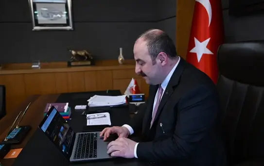 TBMM Sanayi, Ticaret, Enerji, Tabii Kaynaklar, Bilgi ve Teknoloji Komisyonu Başkanı Mustafa Varank, 'Yılın Kareleri' oylamasına katıldı
