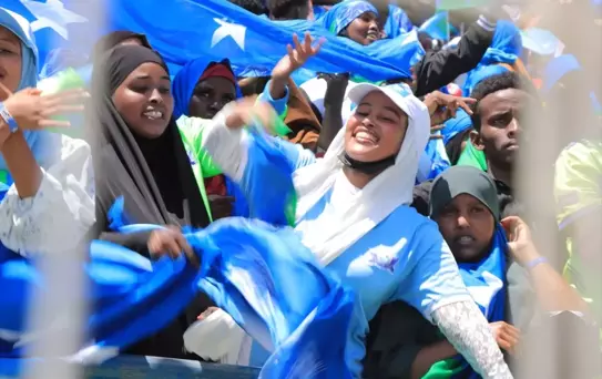 Somali'nin başkenti Mogadişu'da askeri üs olarak kullanılan stadyum sporseverlere hizmet vermeye başladı