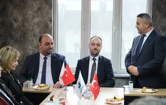 Saadet Partisi Sakarya Büyükşehir Belediye Başkan Adayı Ömer Abdullah Ayhan, Gelecek Partisi İl Başkanlığını ziyaret etti