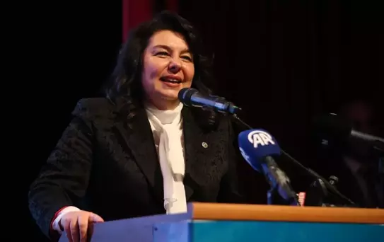 AK Parti Grup Başkanvekili Özlem Zengin: 'Her defasında millete selam vermek yerine hapishaneye selam verenlerden vatanperver olur mu?'