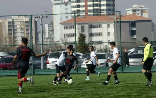 Yeni Esenspor, Talas Denizspor'u mağlup etti