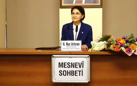 Şefik Can Uluslararası Mevlana Eğitim ve Kültür Vakfı Başkanı H. Nur Artıran, Türk Edebiyatı Vakfı Sohbetleri'ne konuk oldu