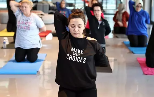 Nilüfer Belediyesi Pancar Deposu'nda Yoga Buluşmaları Başladı