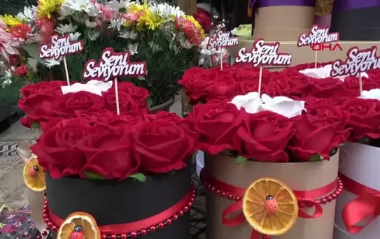 Keşan'da Çiçekçiler Yoğun Mesai Yapıyor