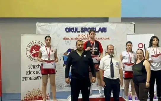 Eskişehirli Sporcular Türkiye Kick Boks Şampiyonası'ndan 4 birincilikle döndü