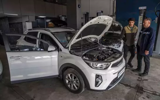 Antalya'da Kuvvetli Yağmur Sonrası Otomobillerde Büyük Hasar