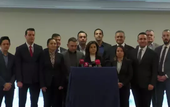 İyi Parti'de Toplu İstifa: 'Akşener, Kılıçdaroğlu'na 'Senin Dışında Bir Aday İstemiyorsan Biz Yokuz' Diyemedi. Masada Sözünü Geçiremedi'