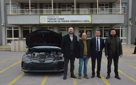 Toyota, Kahramanmaraş'taki bir okula otomobil hibe etti