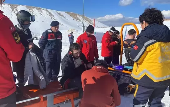 Isparta'da snowboard yapan doktor kayalıklarda mahsur kaldı, JAK ekipleri tarafından kurtarıldı