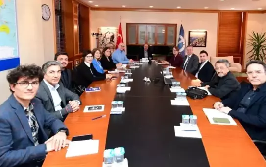 Anadolu Üniversitesi Rektörü, kurumsal dergilerin içerikleri hakkında bilgi aldı