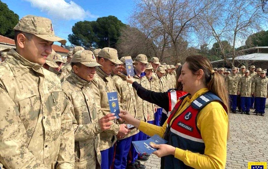 Jandarma, erbaş ve erlere kadına yönelik şiddet konusunda bilgilendirme yaptı