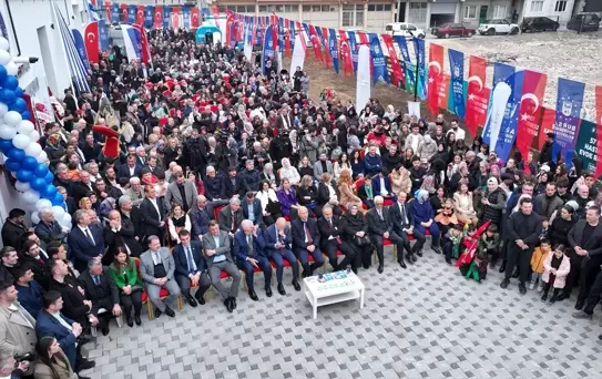 Bursa Büyükşehir Belediyesi tarafından hayırsever iş adamı Davut Çalışkan'ın destekleriyle açılan sağlık merkezi hizmete girdi