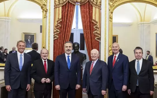 Dışişleri Bakanı Hakan Fidan, ABD Senatosu Dış İlişkiler Bakanı Benjamin Cardin ve Komite Üyesi Senatörlerle Görüştü
