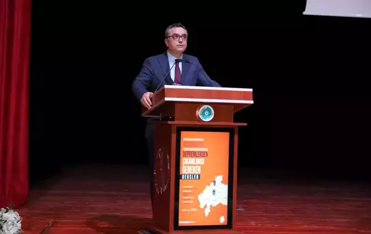Niğde Ömer Halisdemir Üniversitesi'nde '6 Şubat Kahramanmaraş Merkezli Depremlerden Çıkarılması Gereken Dersler' konulu panel gerçekleştirildi