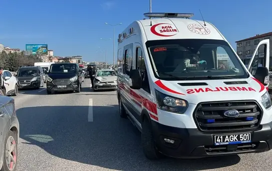 Gebze'de otomobil kazasında yaralanan kadın hayatını kaybetti
