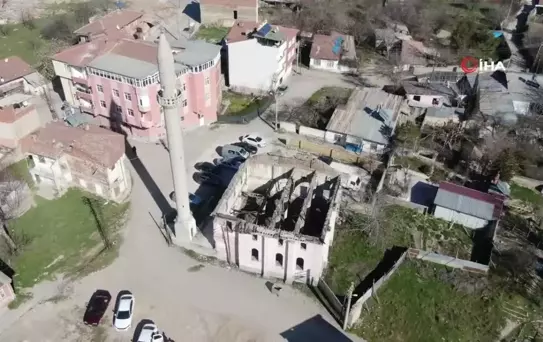 300 Yıllık Cami Kaderine Terk Edildi