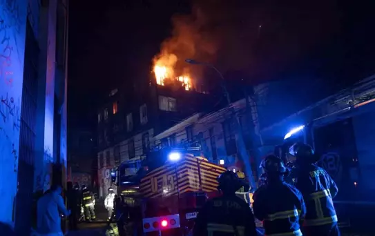 Şili'de çıkan orman yangınında 2 kişi hayatını kaybetti, 20 ev küle döndü