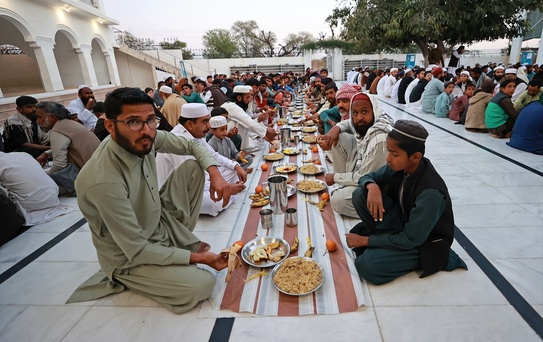 TDV, Pakistan'ın Talagang kentinde iftar programı düzenledi