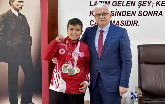 Burhaniye Belediye Başkanı Ünal Yorulmaz'ı Ağırladı