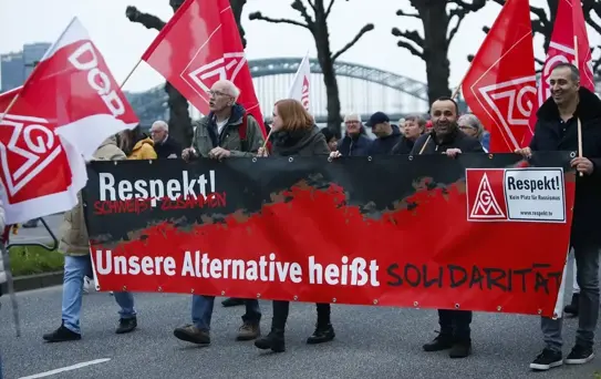 Almanya'da Irkçılık Karşıtı Yürüyüş Düzenlendi