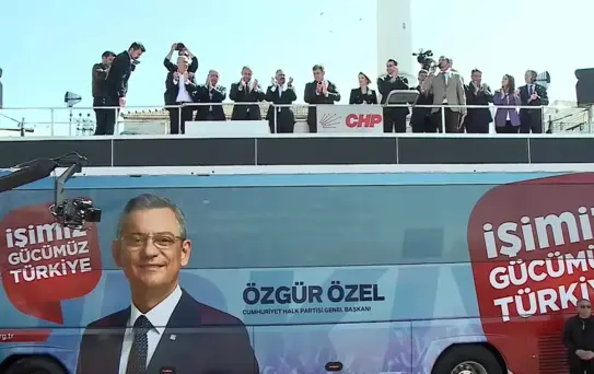 Özgür Özel, Aliağa'da: 'İzmir'i Size Yedirtmeyiz. Vakıflara, Cemaatlere, Tarikatlara İzmir'i Peşkeş Çektirtmeyiz'