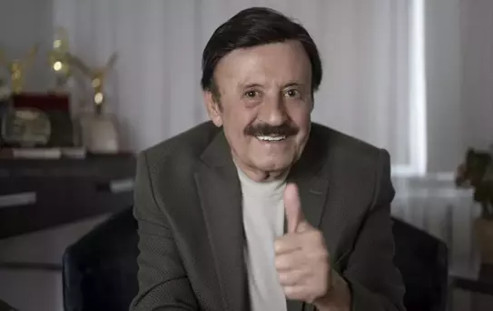 TÜRKİYE'NİN ÇINARLARI- Unutulmaz şarkılara imza atan Selami Şahin, sanat hayatında 58 yılı geride bıraktı Açıklaması