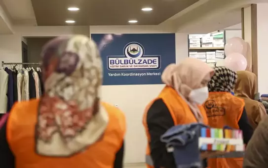 Bülbülzade Vakfı, ihtiyaç sahibi çocuklara Ramazan Bayramı öncesinde kıyafet yardımı yapıyor
