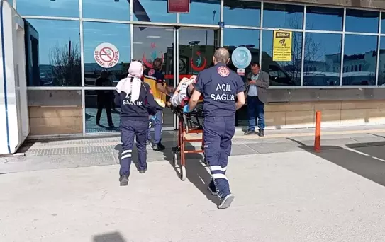 Çorum'da parkta yürüdüğü esnada düşen şahıs hastaneye kaldırıldı