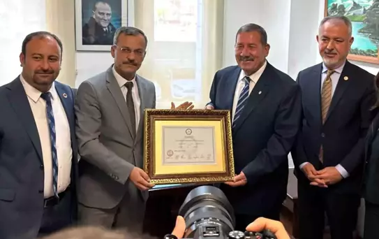 Muğla'nın Milas ilçesinde CHP'li Fevzi Topuz göreve başladı