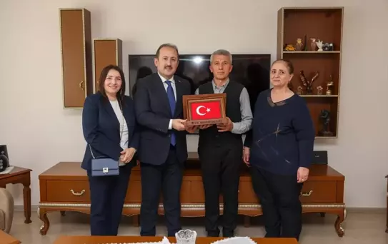 Mersin Valisi Ali Hamza Pehlivan, şehit aileleri ve gazilerle bayramlaştı