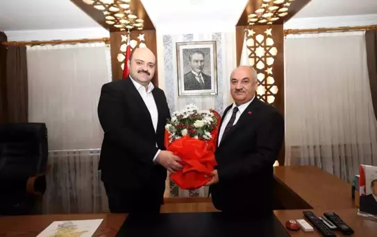 Aziziye Belediye Başkanı Emrullah Akpunar göreve başladı