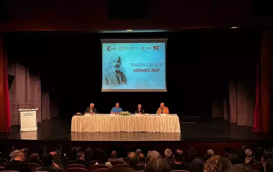 Milli şair Mehmet Akif Ersoy'un anısına düzenlenen panelde konuşmalar yapıldı
