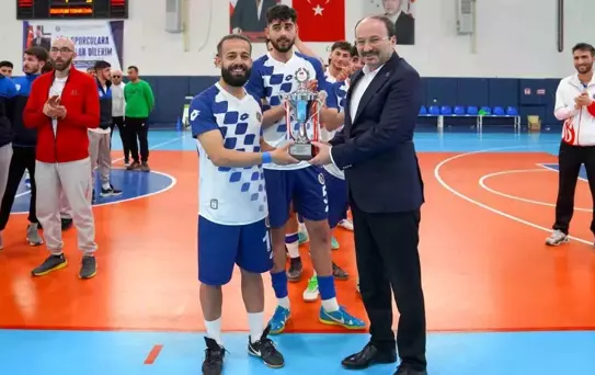 ETÜ ev sahipliğinde düzenlenen Salon Futbolu Bölgesel Lig müsabakaları tamamlandı