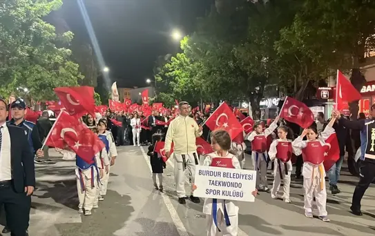 Burdur'da 23 Nisan kutlamaları kortej yürüyüşüyle başladı