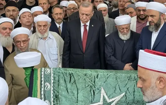 Cumhurbaşkanı Erdoğan, İsmailağa lideri Hasan Kılıç'ın cenaze törenine katıldı