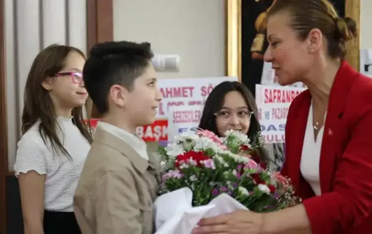Safranbolu Belediye Başkanı, 23 Nisan'da çocuklara emanet edildi
