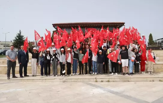 Tokat'ta depremden etkilenen çocuklar 23 Nisan'ı kutladı
