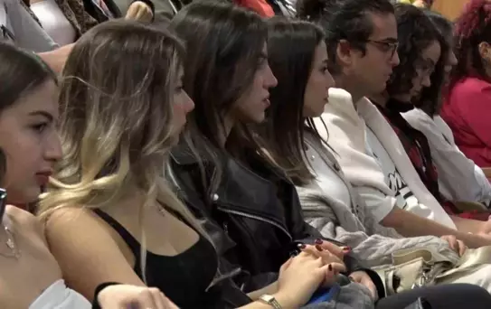 Dilek Hanif, Atılım Üniversitesi Tekstil ve Moda Tasarımı Bölümü öğrencileriyle buluştu