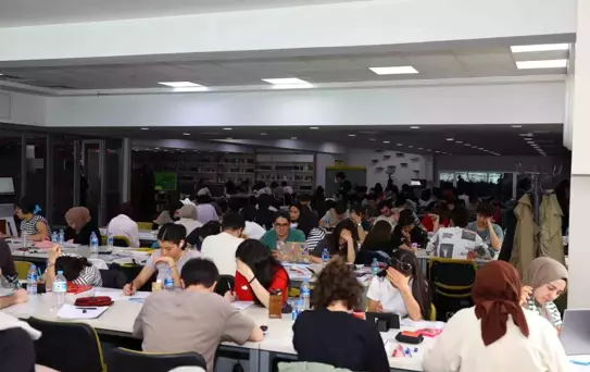 Kayseri Büyükşehir Belediyesi Merkez Halk Kütüphanesi'nde 7/24 Hizmet Uygulaması