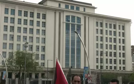 Direniş Çadırı Gönüllüleri AKP Genel Merkezi'nde İsrail Ticaretini Protesto Etti