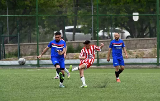 Ambar Kızılırmakspor, Yeni Mahallespor'u 3-1 yenerek 3 puanı aldı