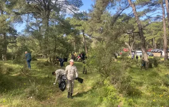Çanakkale'de Orman Temizliği Etkinliği Gerçekleştirildi