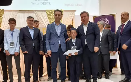 Erzurumlu minik hafız bölge birincisi oldu
