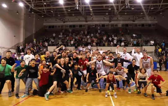 Nazilli Belediyespor, Konya Büyükşehir Belediyespor'u mağlup ederek yarı final serisini 3. maça taşıdı