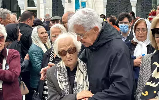 Türkiye'nin ilk kalp nakli yapan cerrahlarından Prof. Dr. Cevat Yakut son yolculuğuna uğurlandı