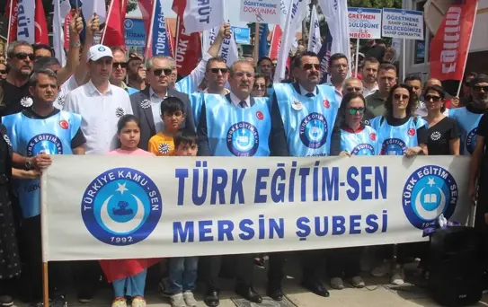 Eğitim Çalışanları, Öğretmen Şiddetini Protesto Etti