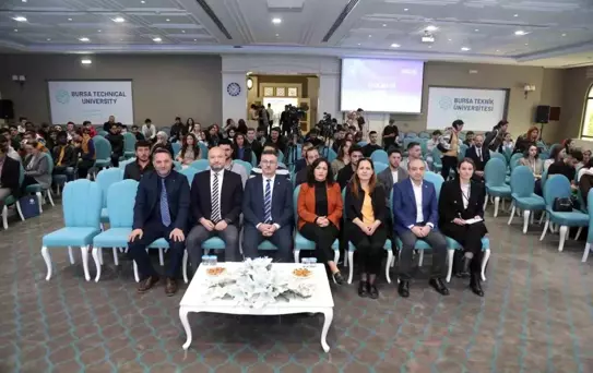 Bursa Teknik Üniversitesi'nde 'Yenilikçi Yapı Zirvesi' açıldı