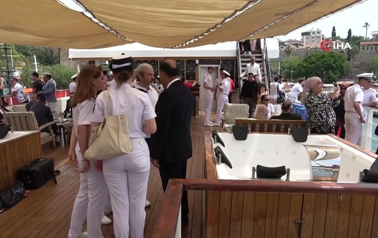 Antalya'da deniz korteji Denizde 19 Mayıs coşkusu