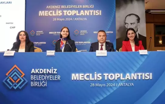 Antalya Büyükşehir Belediye Başkanı Muhittin Böcek, Akdeniz Belediyeler Birliği Başkanlığı'na seçildi