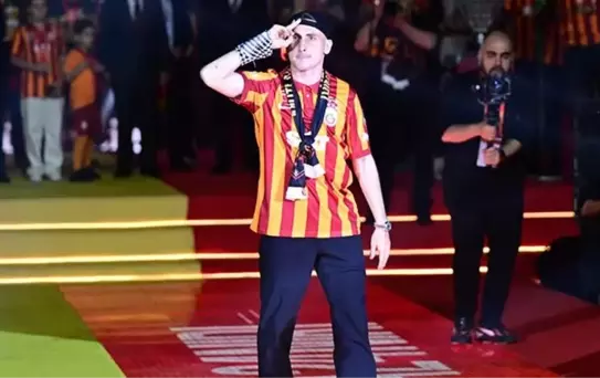 Durgun tavırlarıyla dikkat çekmişti! Kerem'den veda eder gibi açıklama